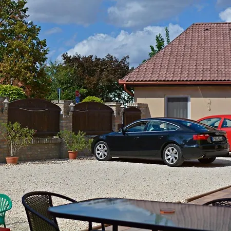 Bed & Breakfast Rose Gold Panzio Makó